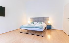 City-Linked 2Br Apartment Near Wiener Stadthalle